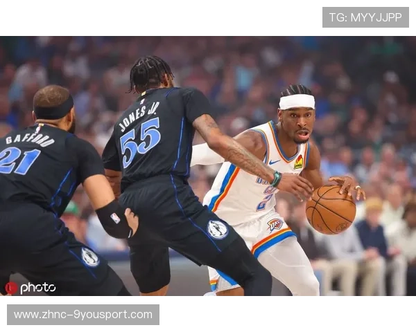 “安赫尔·巴尔博萨的强大突破力和敏锐进攻嗅觉,成为美洲狮队制胜的武器” “安赫尔·巴尔博萨的强大突破力和敏锐进攻嗅觉,成为美洲狮队制胜的武器”