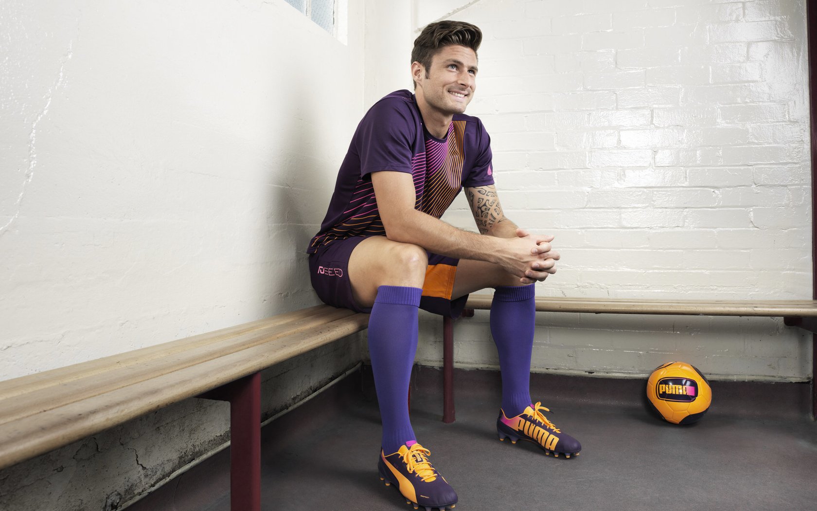 九游网页官网-皮特·卡普尔的反击速度与精准度为袋鼠队带来更多进攻机会，皮特卡罗尔